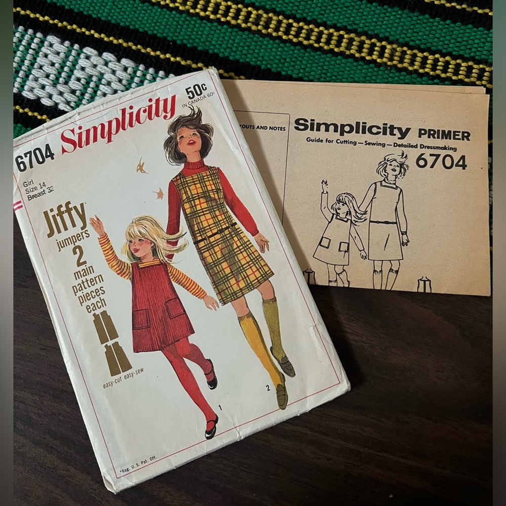 Simplicity 6704 Jiffy 2 Jumper Uncut Sewing Pattern.